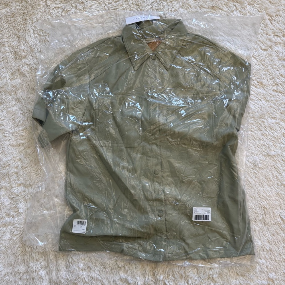 NWT Topshop Sage Green Faux Leather Short Sleeve Shacket - Size 6 - Picture 4 of 7